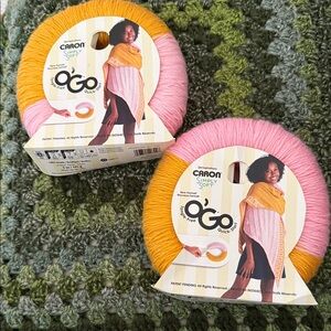 Caron O’Go yarn in Color Soft Pink/Gold